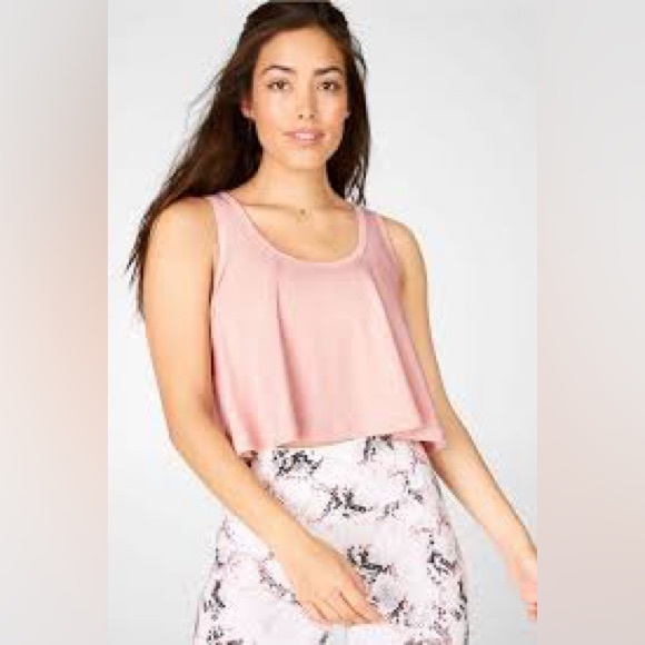 Fabletics SET: Sports Bra + Leggings with FREE Shirt - Picture 11 of 13